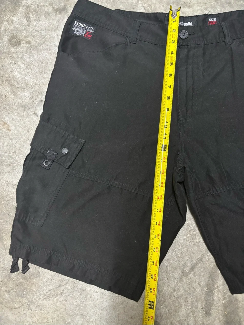 Ecko Unltd. Long Black Cargo Shorts sz 38/40